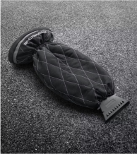 Jégkaparó kesztyűvel