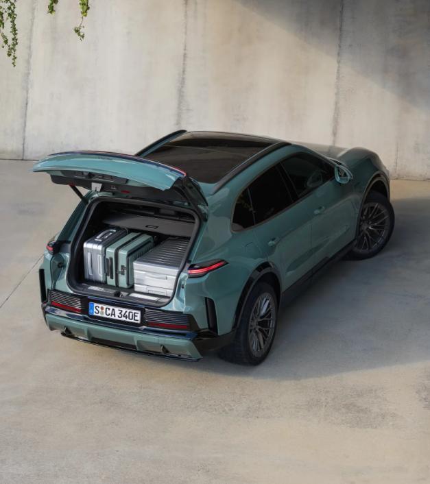 Roadster Hardcase Business Bőrönd – Porsche Cayenne Electric Lifestyle