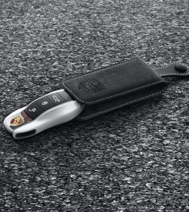 Alcantara® kulcstartó