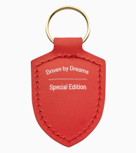 Pajzscímeres kulcstartó - „Driven by Dreams” 75Y